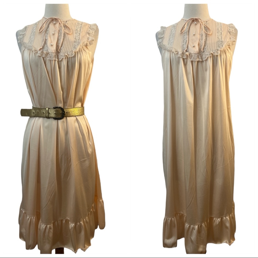 1960’s‎ Ruffle High Neck Slip Dress Nightgown Vintage Peach and White Lace